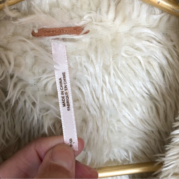 Free People Distressed Denim & Sherpa Jacket Size Small - Picture 13 of 13